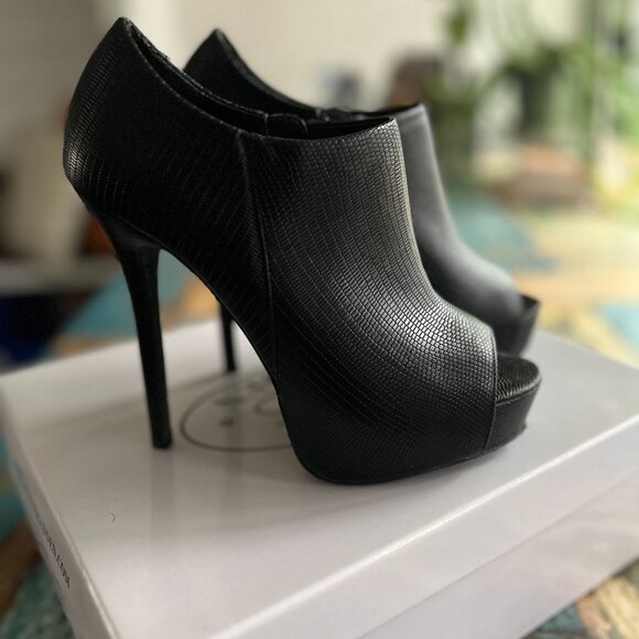 Steve Madden Naydean Black Snake Booties - Picture 3 of 7